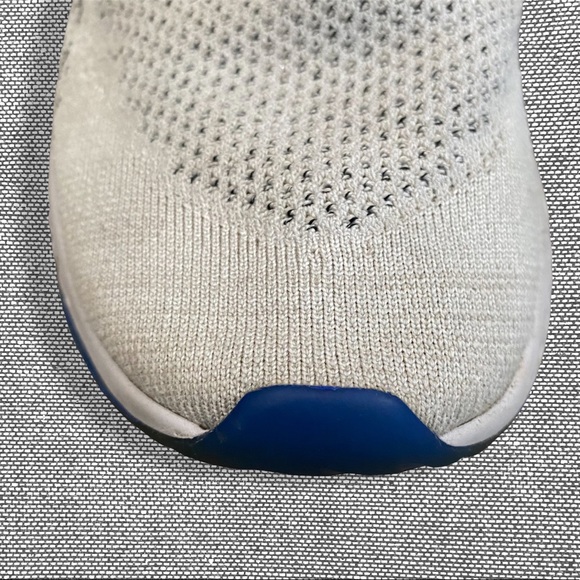 Nike Epic React Flyknit 2 shoes - Picture 5 of 8